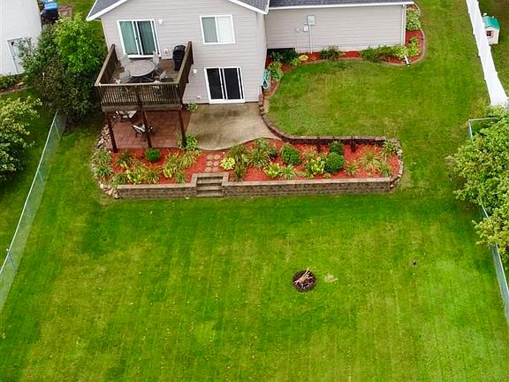 4th image of 829 Tanager Rd