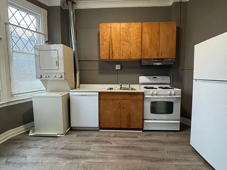 206 Laurens St — Photo 14
