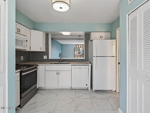 5th image of 7823 LA SIERRA Court #7823