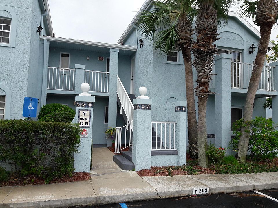 1st image of Right1625 SE Green Acres Circle #201
