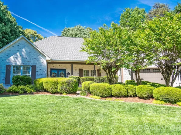 8247 Camelia Ln, Denver, NC 28037