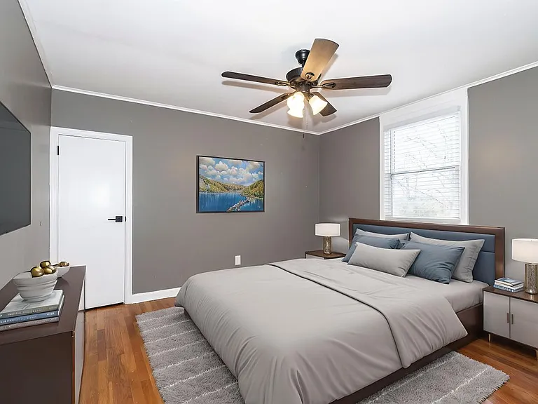 23 Gates Ave #2 — Photo 3