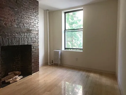 Rented by REAL New York | media 33