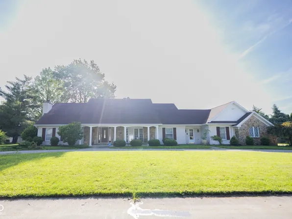 3900 N Vienna Woods Dr, Muncie, IN 47304