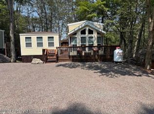 571 Buck Pass, Gouldsboro, PA 18424