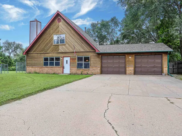 813 Greenfield Cir, Manhattan, KS 66502
