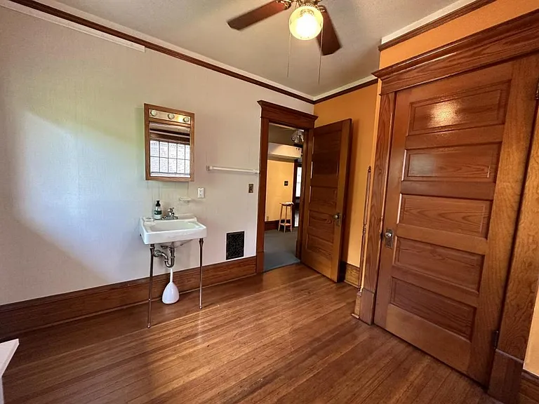 431 N Cherry St — Photo 20