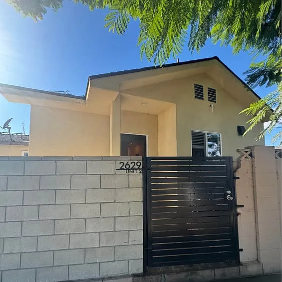 W Maywood Ave