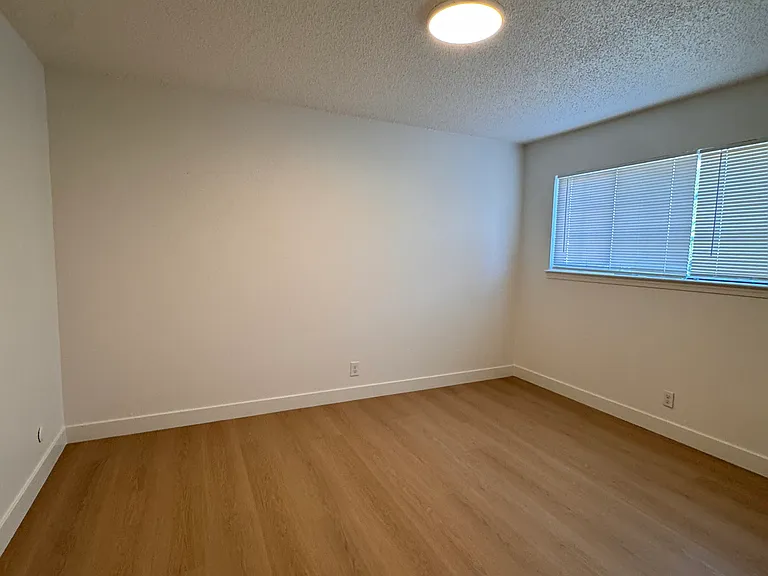 27104 Belvedere Ct #4 — Photo 8