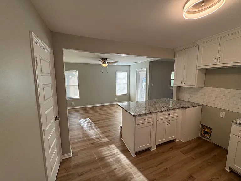 2529 Morgan Dr — Photo 5