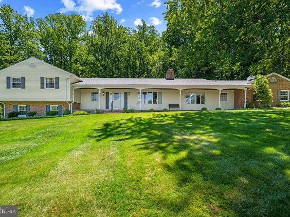 6 Stonehurst Rd, Phoenix, MD 21131