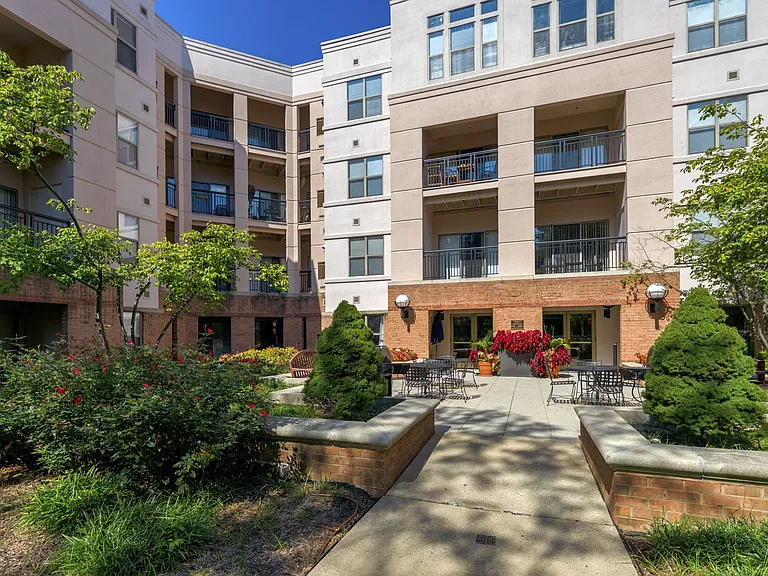 Strathmore Court at White Flint — Photo 19