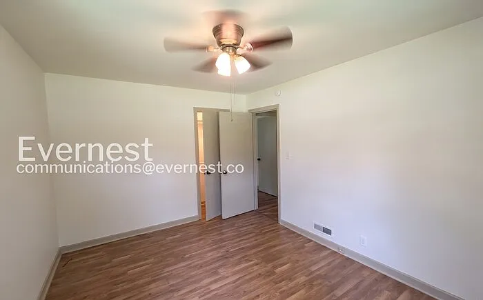 905 Elizabeth Dr — Photo 8