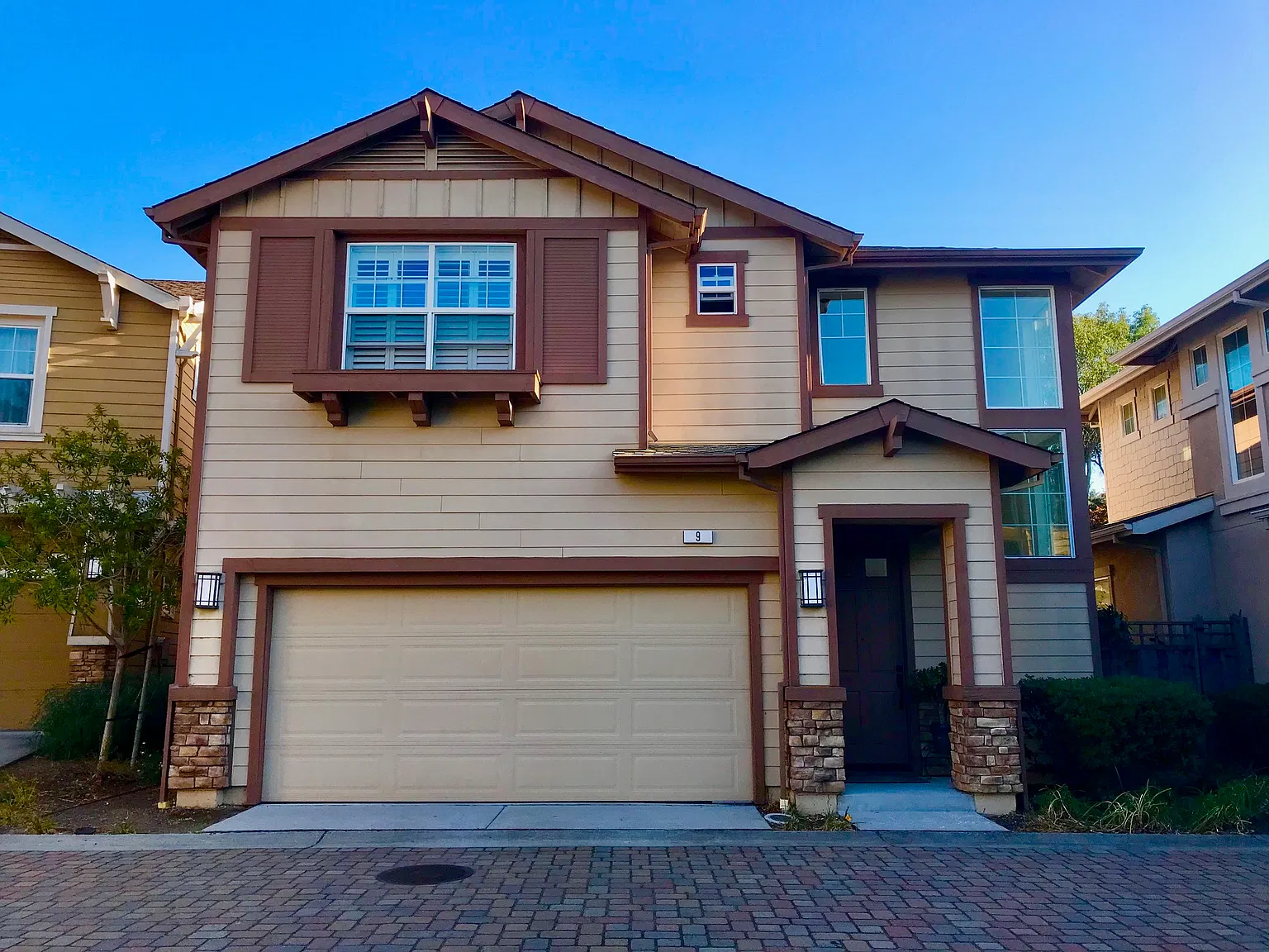 3 bed, 2.5 bath, 1603 sqft, $4,650 — Photo 2