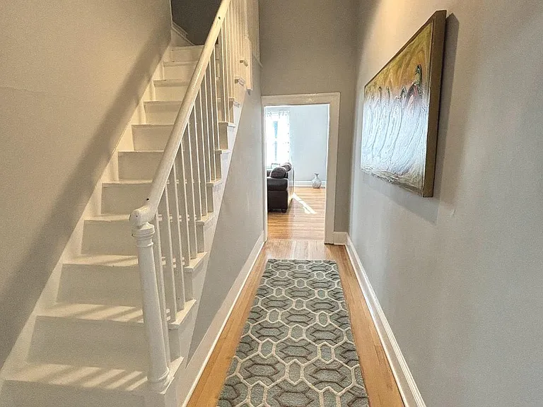 102 N Lawrence St — Photo 15