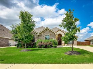 403 Valley Ridge Dr, Red Oak, TX 75154