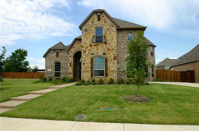 1st image of 121 Hidden Lake Dr