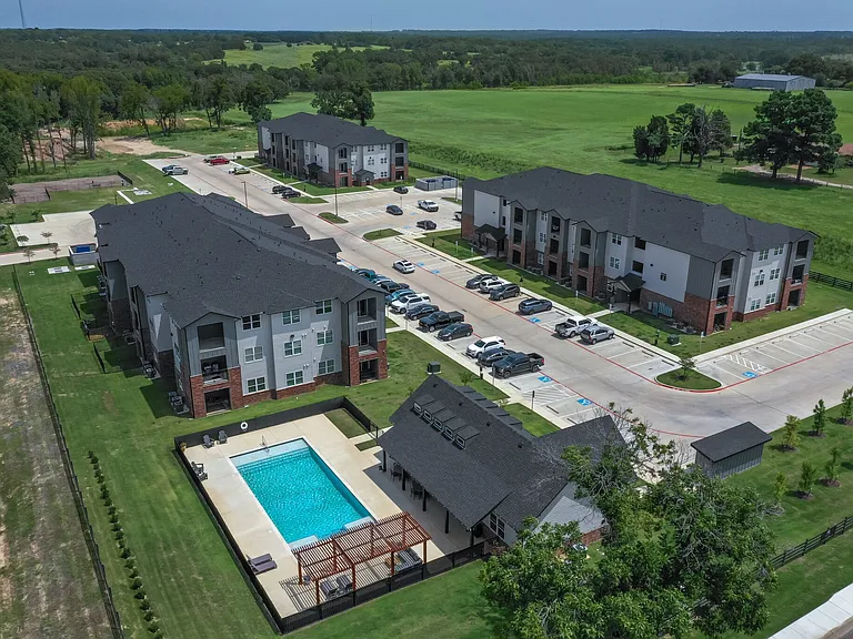 Flat Creek Apartments — Photo 12