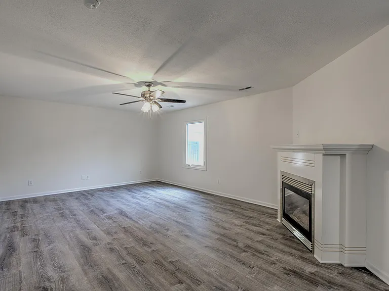 1909 Clear Ct — Photo 22