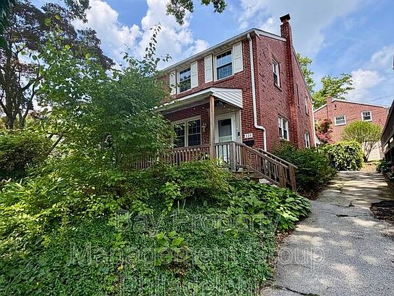2nd image of 121 N Bradford Ave