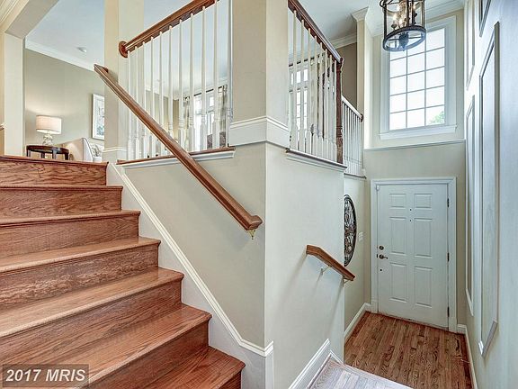 3rd image of 1659 Colonial Hills Dr