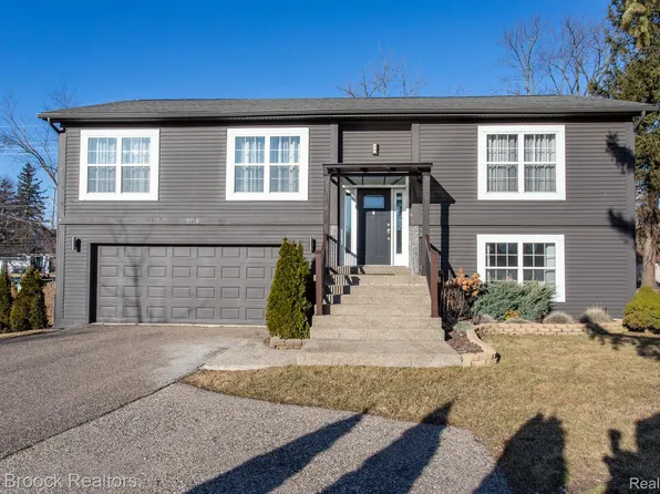 3918 Crooks Rd, Rochester Hills, MI 48309