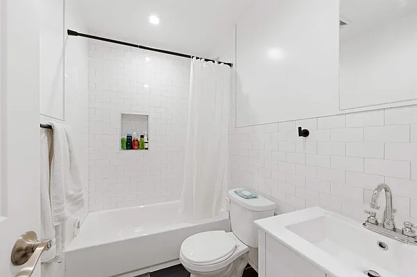 Rented by Compass | media 43