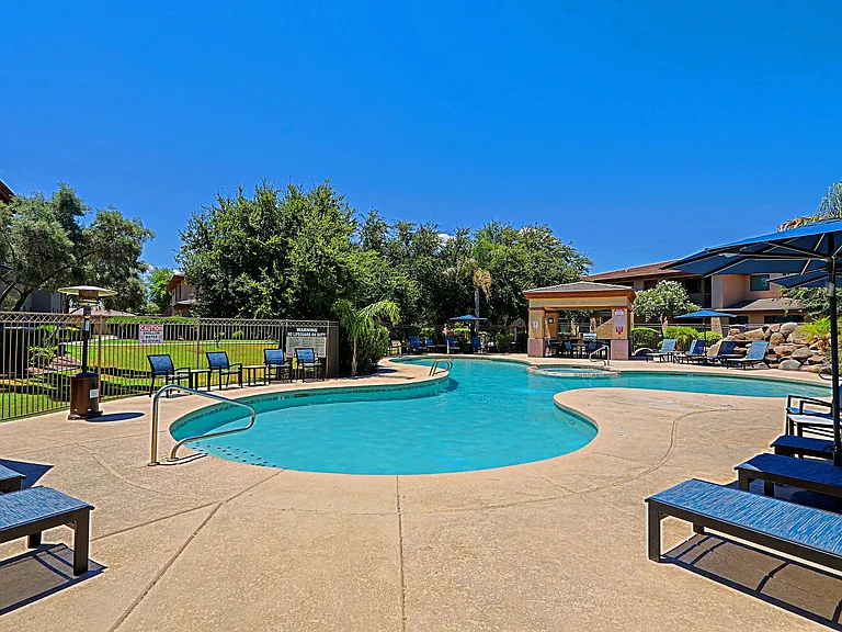 Santana Ridge Luxury Apartments — Photo 21