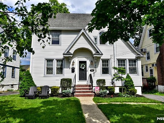 3rd image of 354 Demarest Ave