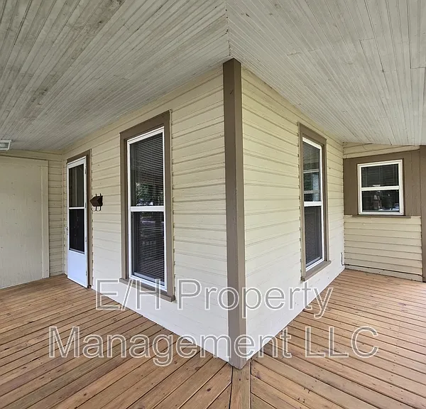 322 N Park Ave — Photo 6