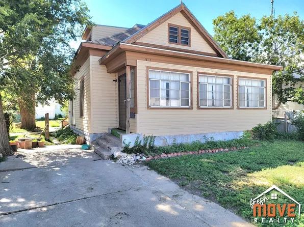 511 N 8th St, Garden City, KS 67846