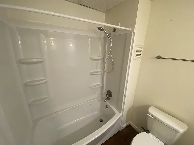 512 Hamlin St #2 — Photo 5