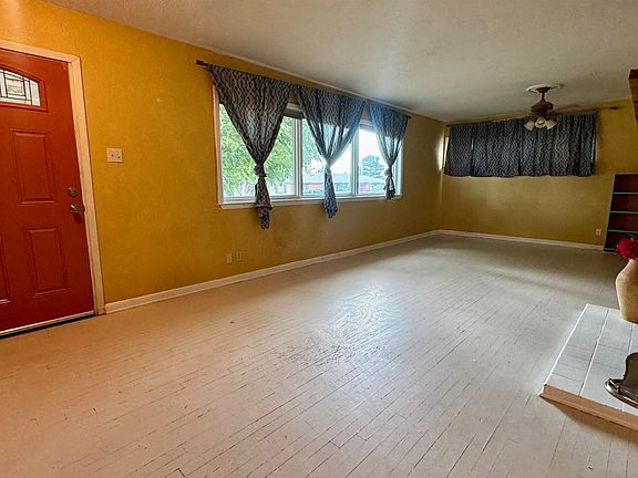 5th image of 1004 Cedar Ave