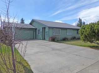 2524 SW Fissure Loop, Redmond, OR 97756