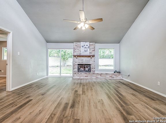 4th image of 14000 Coralwood St
