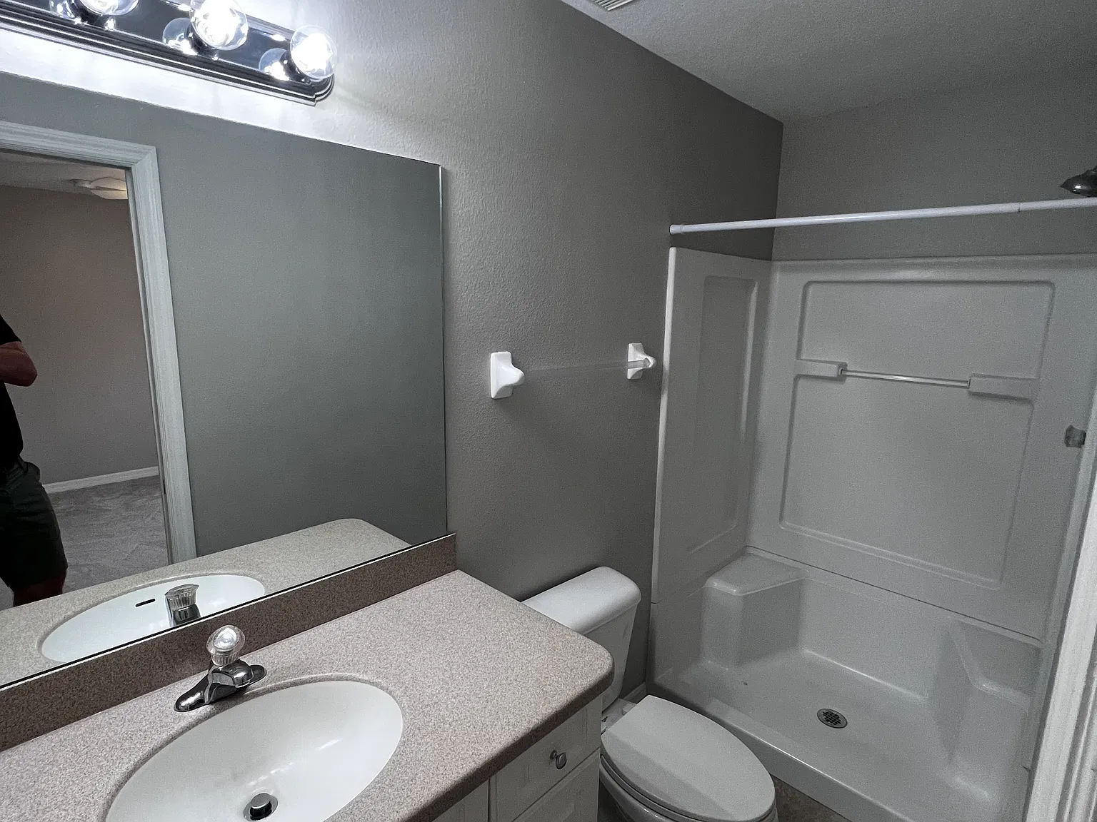 2 bed, 1100 sqft, $1,600 — Photo 4