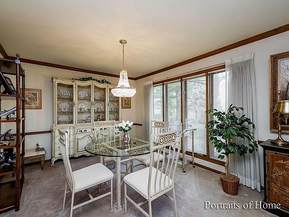 3rd image of 215 Royal Ln