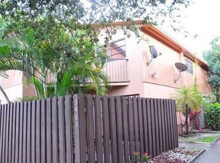 3463 SW 52nd Ave, Hollywood, FL 33023
