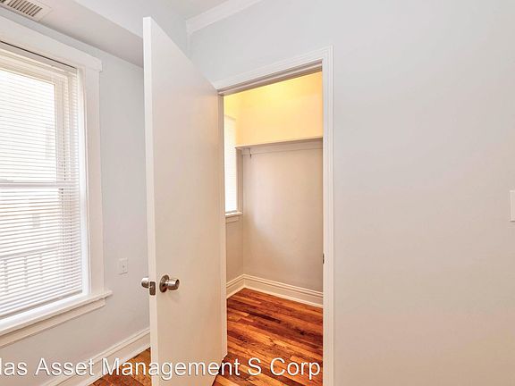 3rd image of 6106 S Eberhart Ave APT 1E