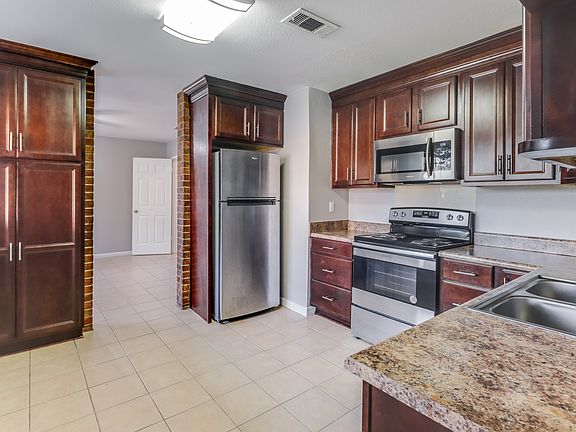 4th image of 1909 Kingfisher Dr