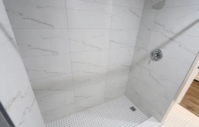 2646 W Cermak Rd — Photo 17