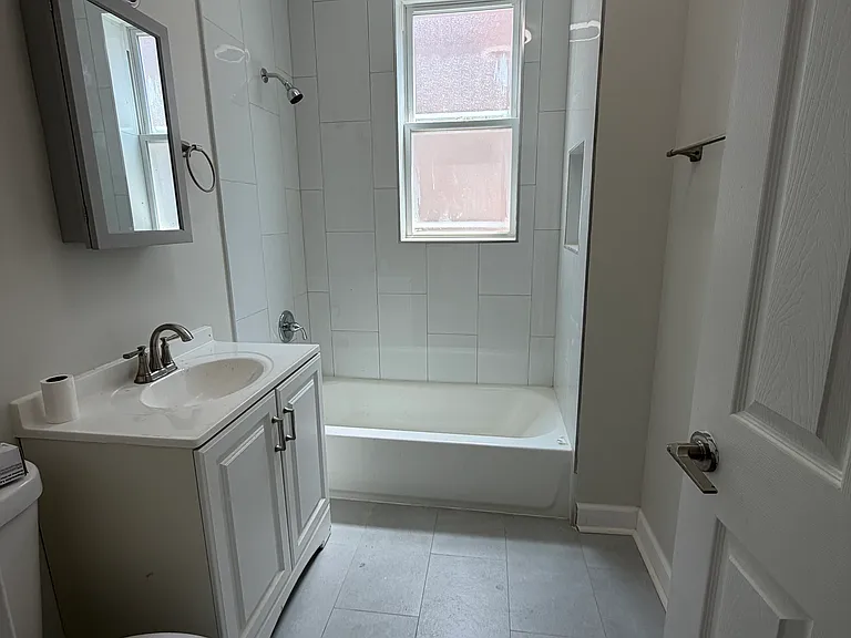 6327 S Artesian Ave #2 — Photo 4