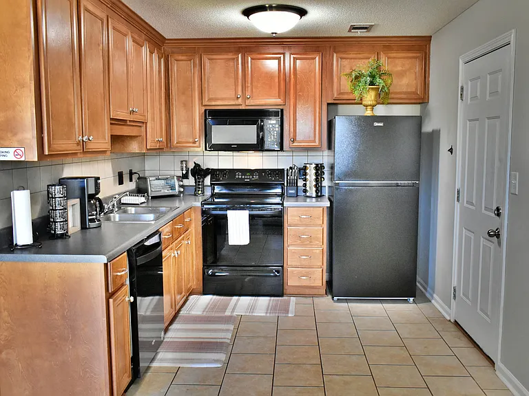 The kitchen is fully equipped with all the necessities and more. Enjoy complimentary snacks, water, coffee, tea, and condiments upon arrival.
