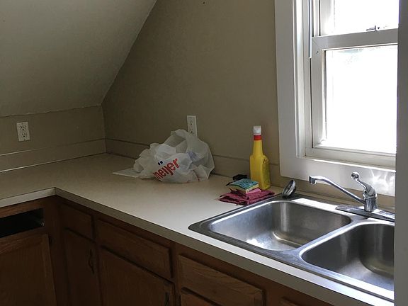 5th image of 48 1/2 W 18th St