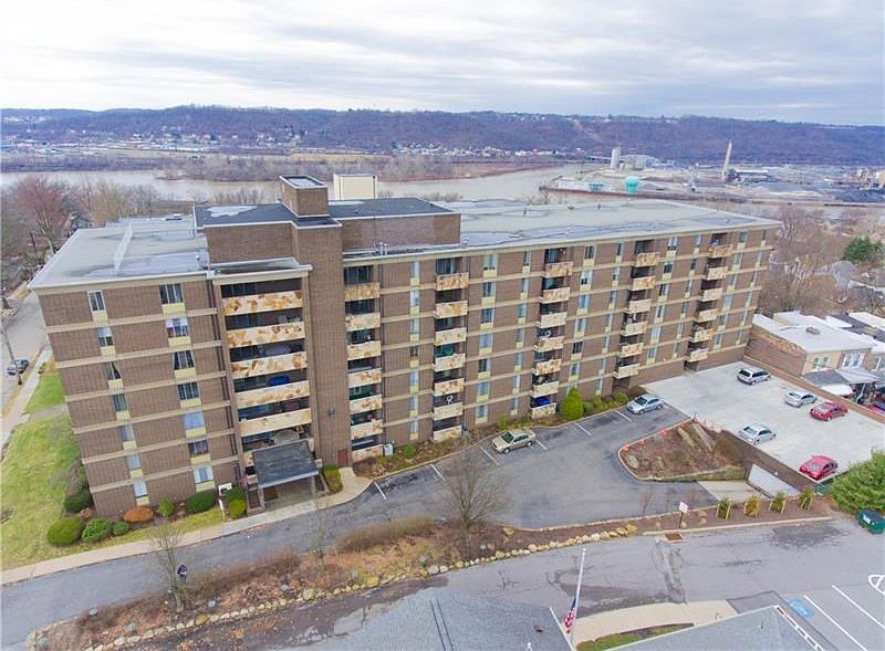 Unit #409 is one of the largest 1 bedroom apartments in the building AT 948 SQUARE FEET PLUS A 73 SQ FT BALCONY, and one of the 