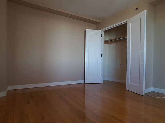 3rd image of 116 16th St #12