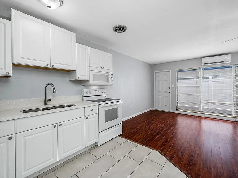 3709 W San Rafael St — Photo 7