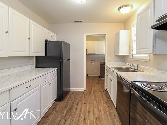 5th image of 2524 Overbrook Dr