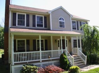 7 Graham Manor Rd, West Haven, CT 06516