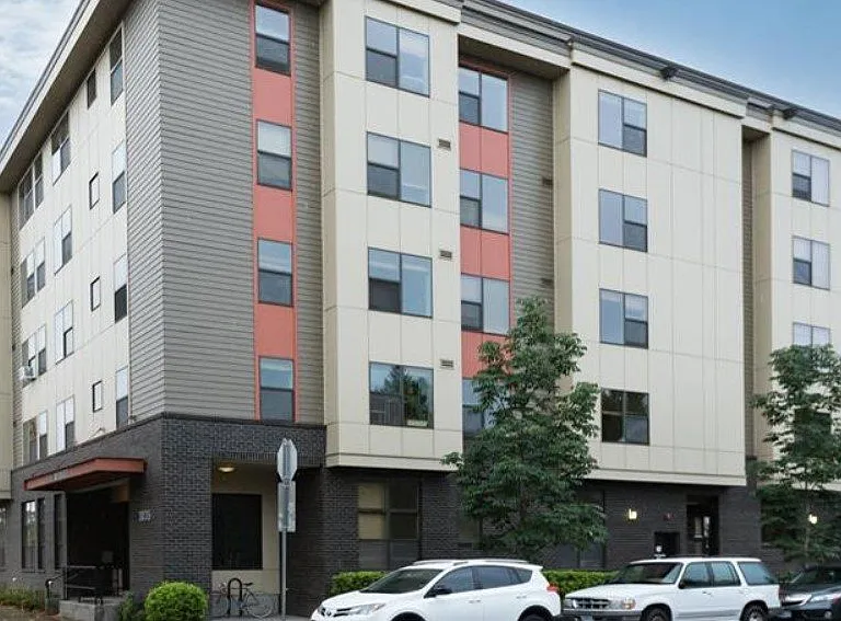 Monroe Street Apartments — Photo 18